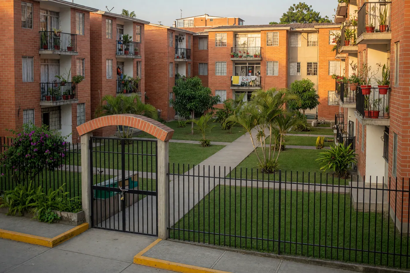 How to Charge and Pay the Administration Fee in Gated Communities (Law 675 in Colombia)