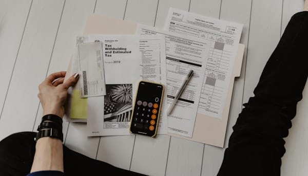 Documents and paperwork for Colombian immigration process