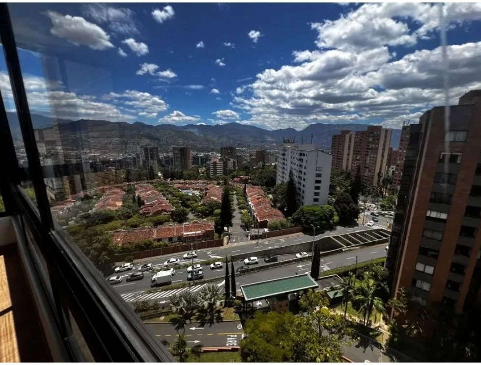 Venta de apartamento en Medellín: HERMOSO APARTAMENTO EN EL POBLADO SECTOR LOS BALSOS EXCELENTE UNIDAD — Colombia Move