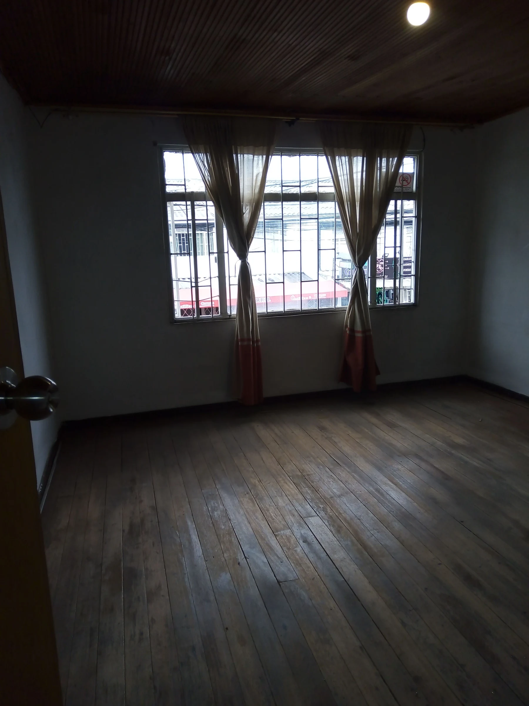 Alquiler de apartamento en Bogotá: Apartamento en arriendo con pisos en madera — Colombia Move