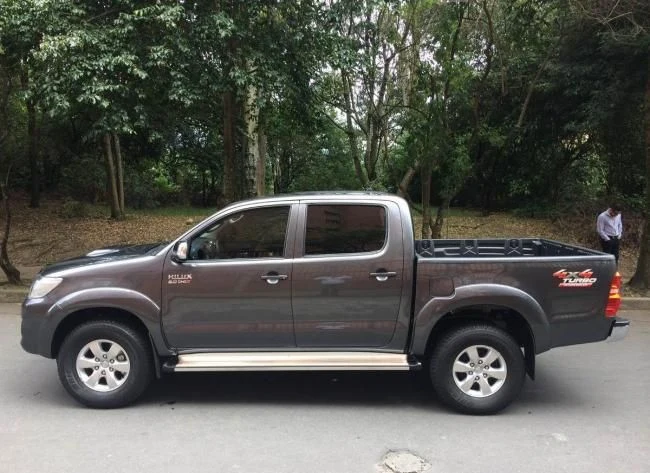 Venta de camionetas y suvs en Bogotá: Toyota Hilux 3.0 — Colombia Move