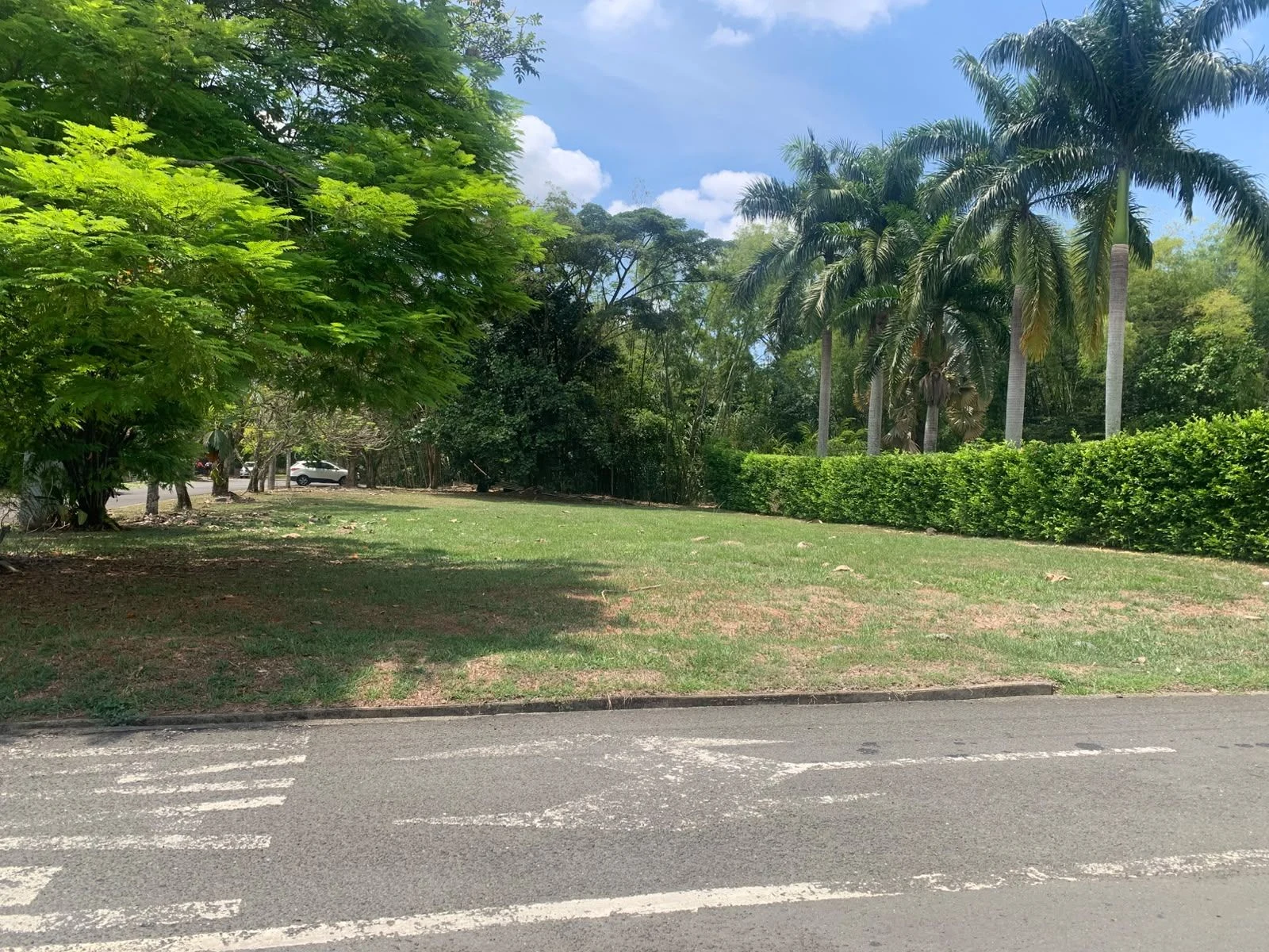 Venta de lote / terreno en Jamundí, Cali: Lote plano en conjunto residencial con vía pavimentada y vista a los farallones — Colombia Move