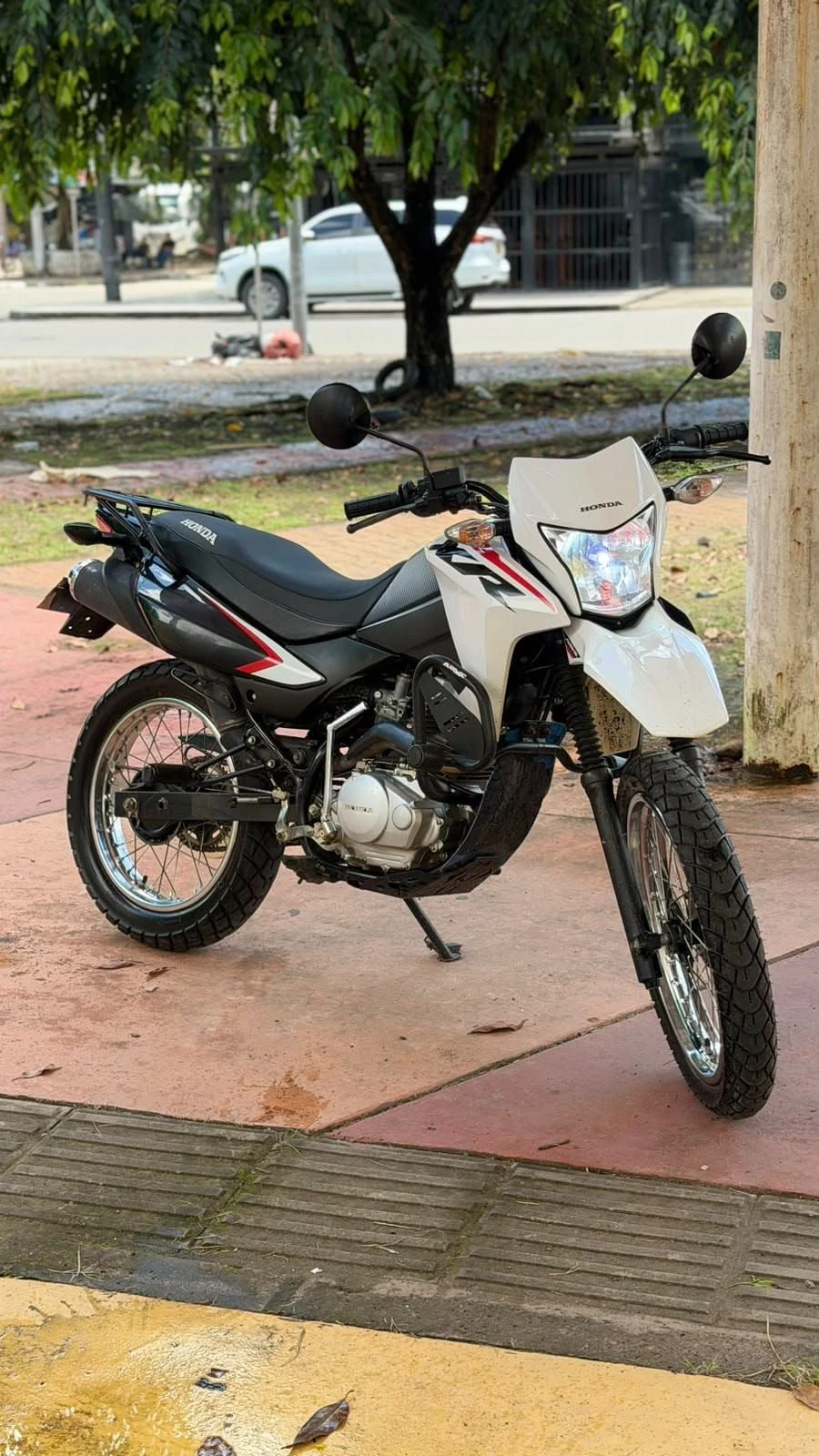Venta de motos en Manizales: Moto Honda XR 150 — Colombia Move