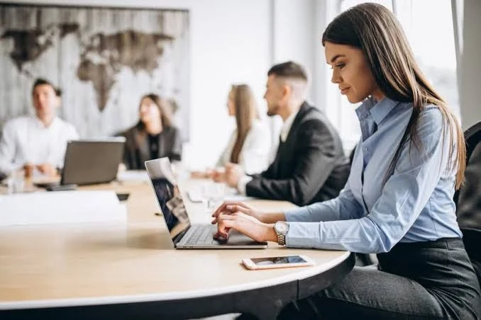 Empleo en Bogotá: Administrativos Virtual — Con o Sin Experiencia — Colombia Move