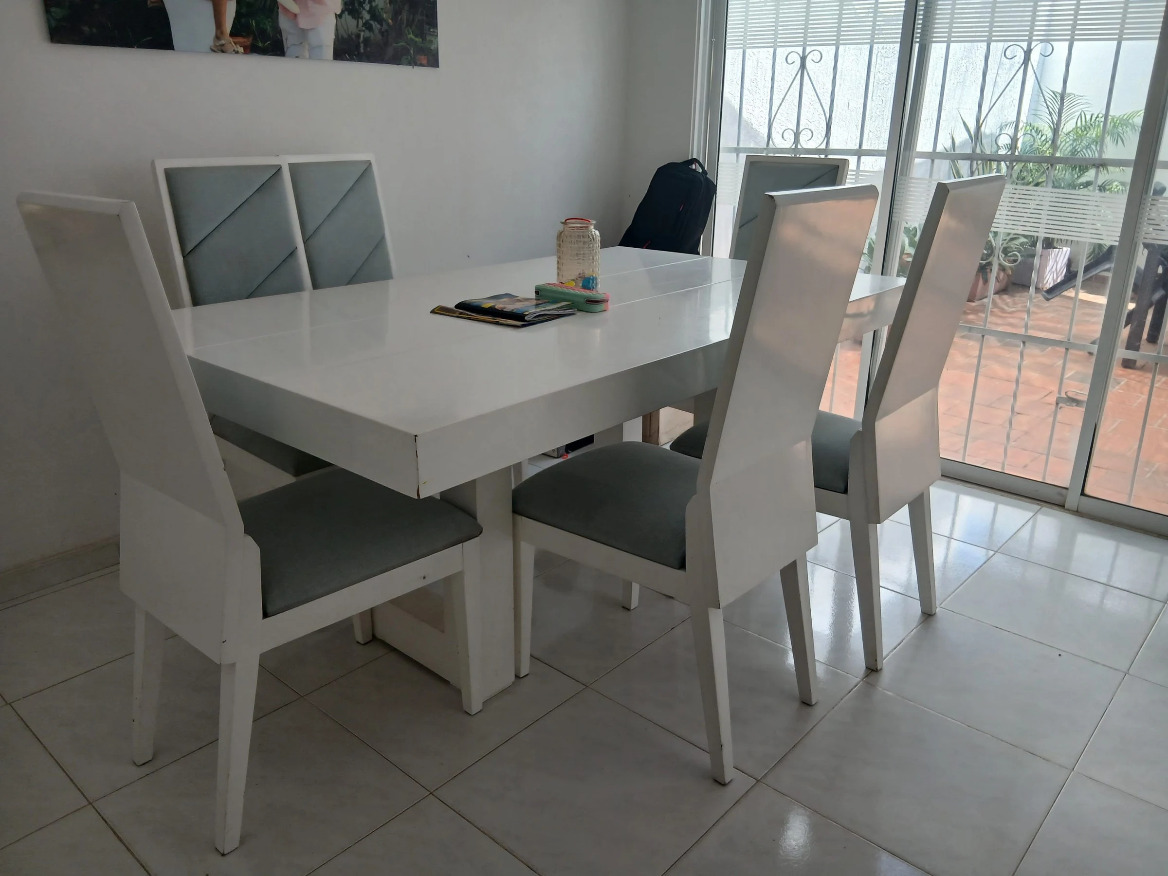Venta de mesas y sillas en Valledupar: Mesa con sillas en venta — Colombia Move