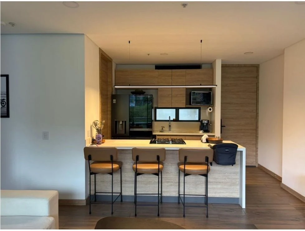 Venta de apartamento en Loma del Escobero, Envigado: HERMOSO APARTAMENTO EN ENVIGADO SECTOR LOMA DEL ESCOBERO PISO BAJO — Colombia Move