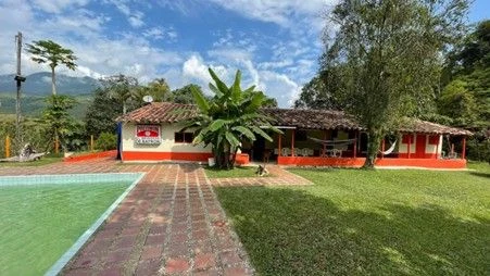 Finca vacacional y productiva de piscicultura