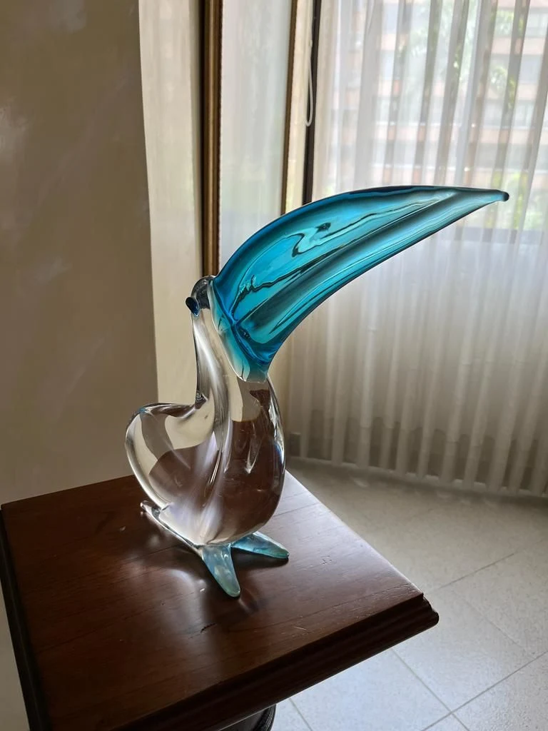 Venta de decoración y hogar en El Poblado, Medellín: Escultura de Pelícano en Cristal Veneciano — Colombia Move
