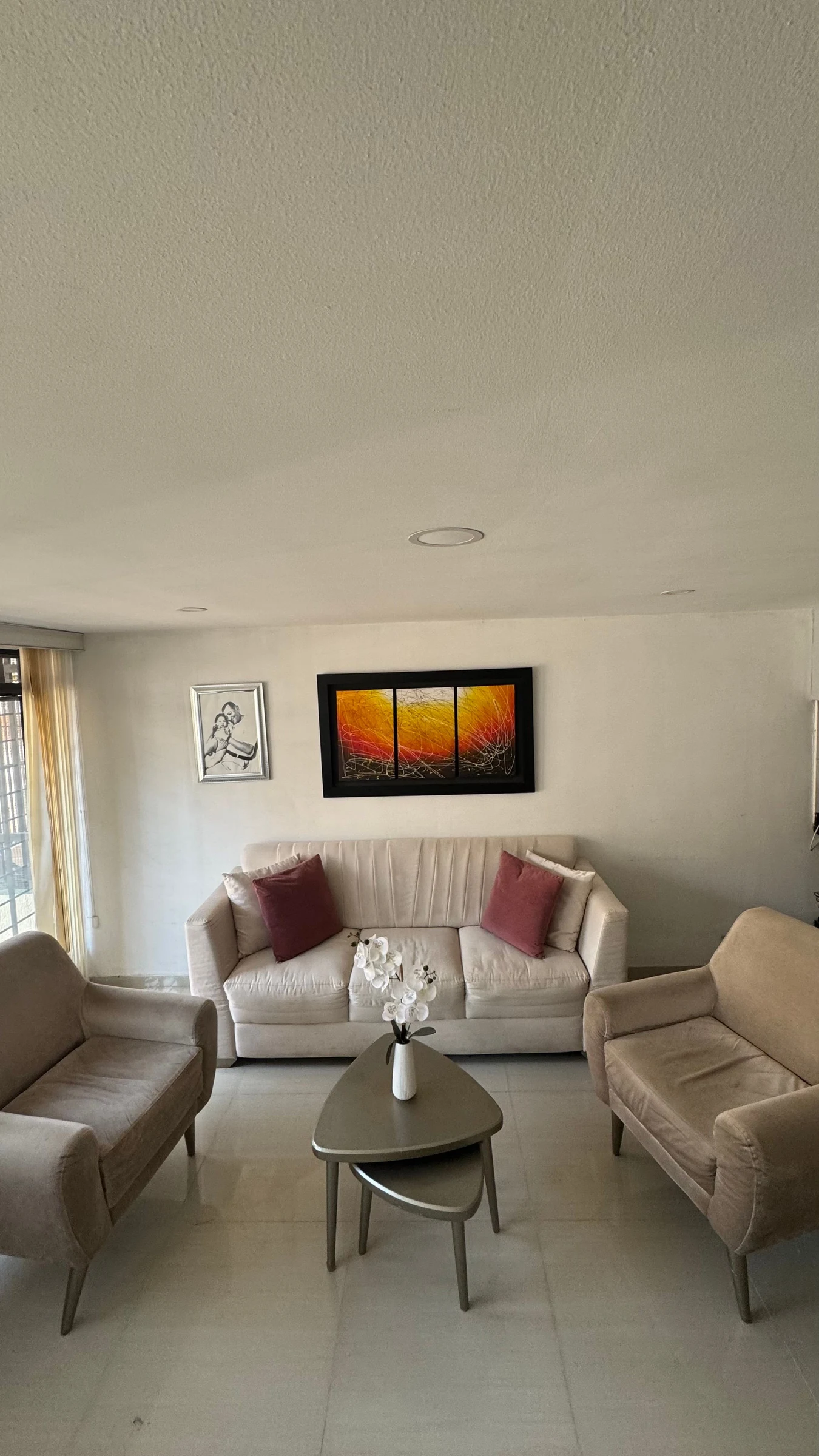 Venta de sofás y salas en Ibagué: Juego de sala: sofá de 3 puestos + 2 sillones + 2 mesas de centro — Colombia Move