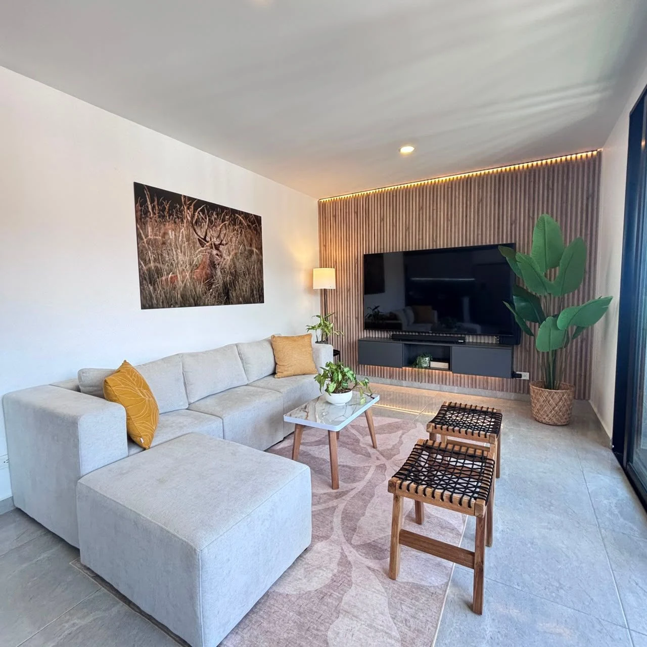 Venta de apartamento en Envigado, Medellín: VENDO MODERNO APARTAMENTO SECTOR EL PORTAL PERMITE RENTAS CORTAS — Colombia Move