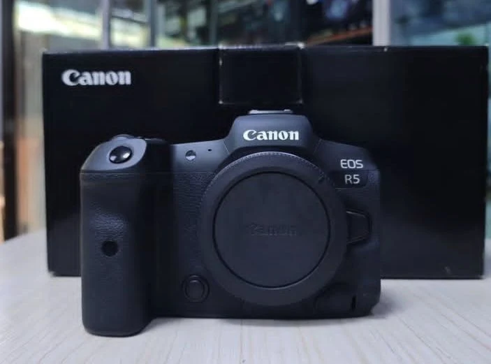 Venta de cámaras y fotografía en Medellín: Venta Canon EOS R5 Mark II Camera — Colombia Move