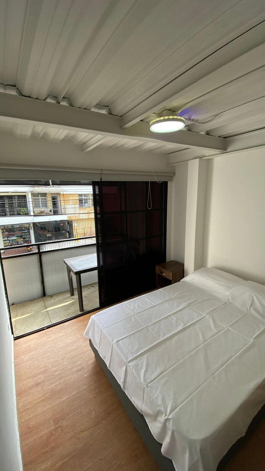 Alquiler de apartamento en Medellín: Hermoso Apartamento de 2 Habitaciones Todo Incluido en La Matea, Laureles — Colombia Move