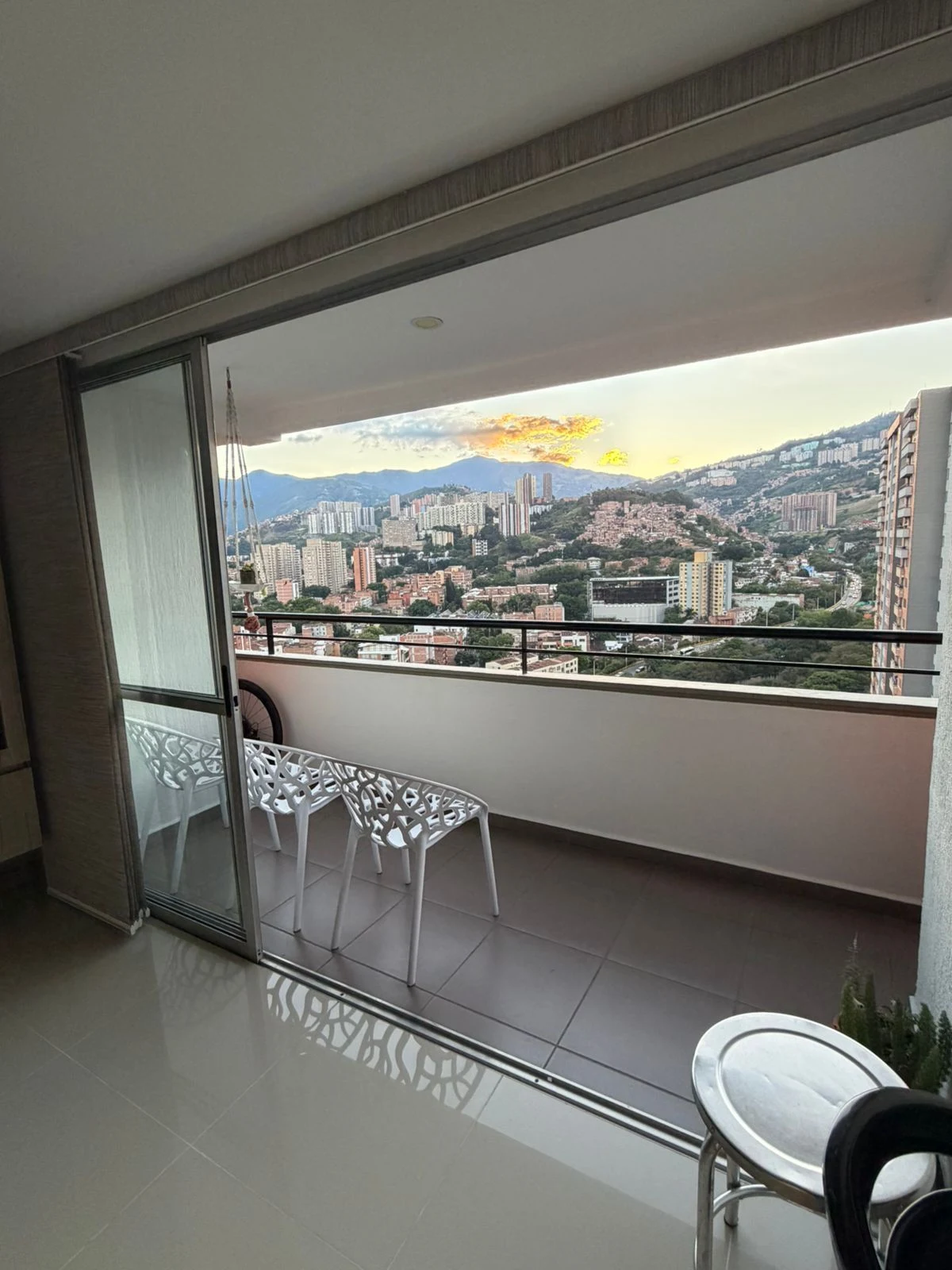 Venta de apartamento en Tierra Firme San German, Medellín: Apartamento en Venta en San Germán, Medellín - 3 Alcobas — Colombia Move