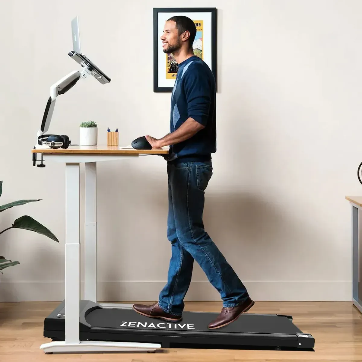 Venta de deportes y fitness en Barranquilla: Soporta hasta 93 kilos! Caminadora Trotadora Eléctrica Walking Pad Control remoto Facil Guardado Negro — Colombia Move