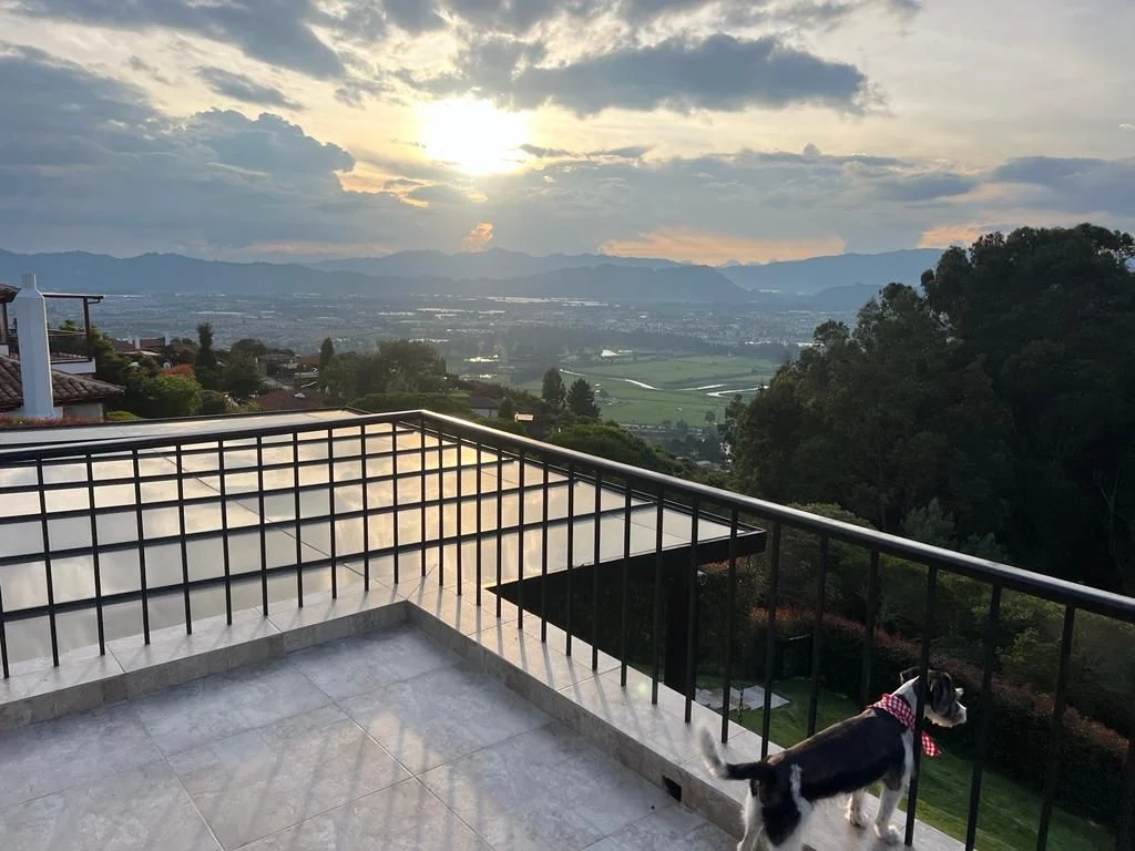 Venta de casa campestre en Encenillos de Sindamanoy, Chía: Chía, ALMERIA, Encenillos de Sindamanoy, 1.252 M2 lote, 300 M2 Const — Colombia Move