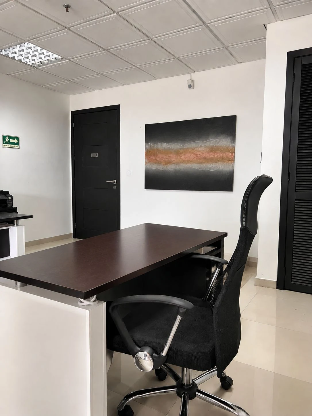 Venta de escritorios y oficina en Barranquilla: Escritorio de oficina en venta — Colombia Move