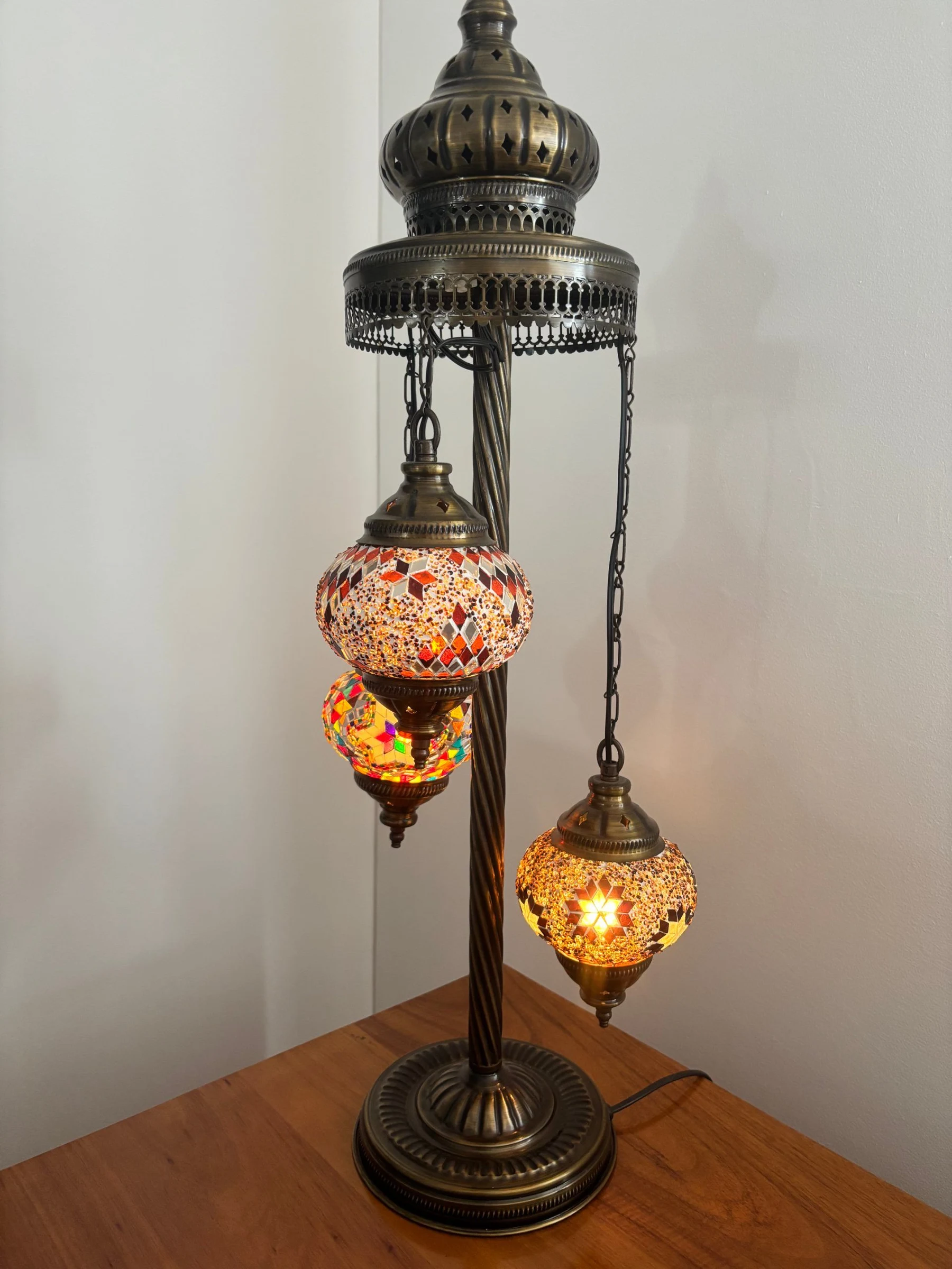 Venta de decoración y hogar en Usaquén, Bogotá: Hermosa Lámpara sobremesa Turca-Marroquí — Colombia Move