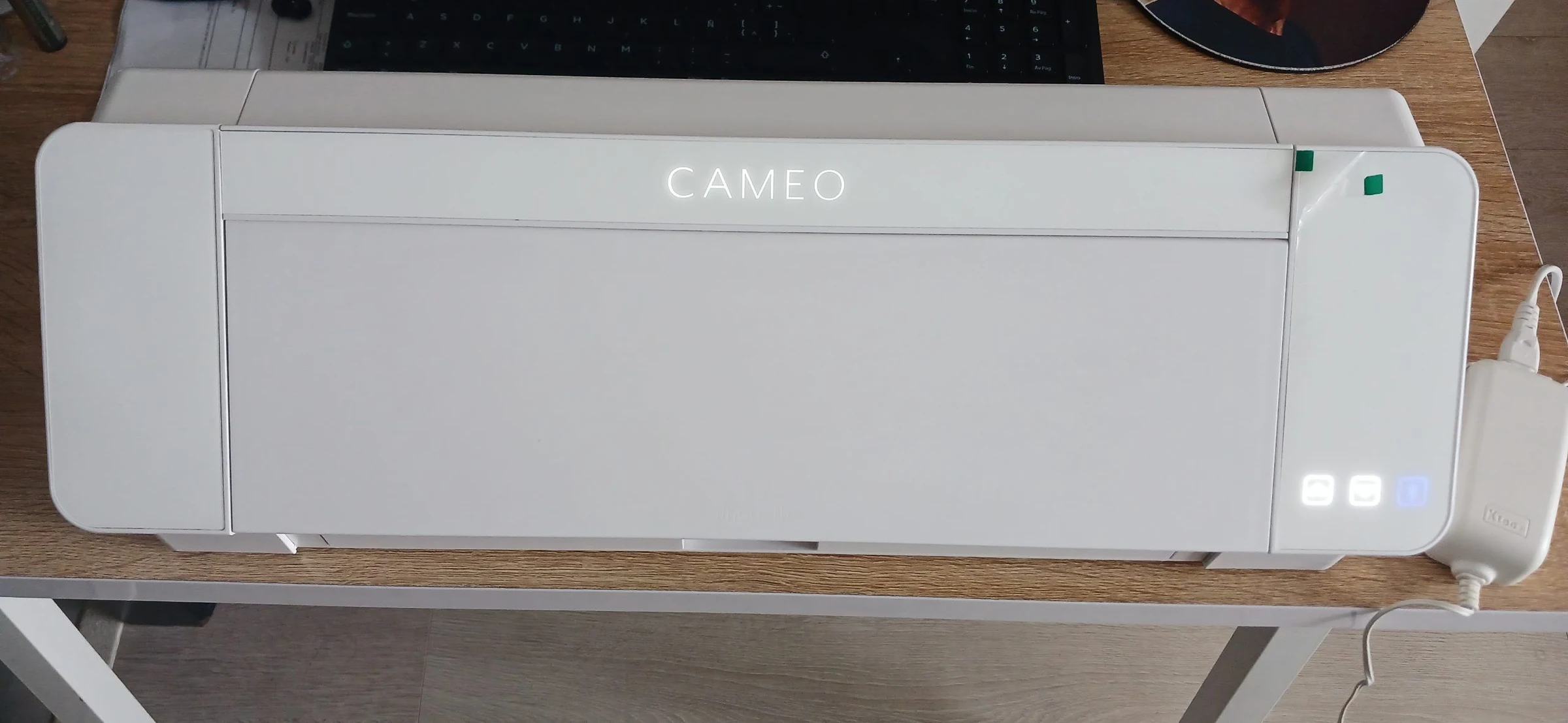 Venta de otra electrónica en Bogotá: PLOTTER de corte Silhouette Cameo 4 de 12 pulgadas, edición blanca clásica — Colombia Move