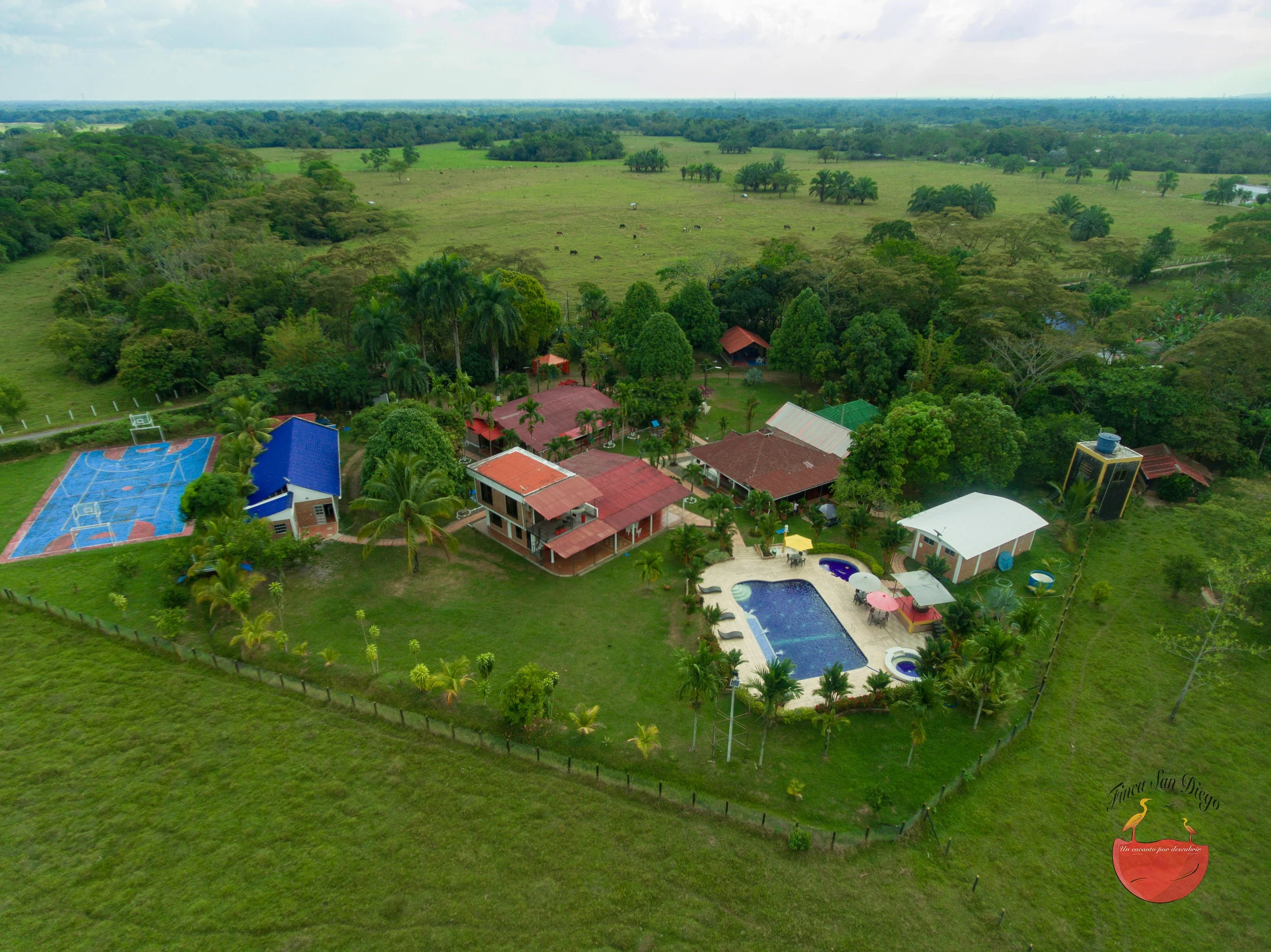 Venta de finca en Restrepo, Meta: Finca en venta en Restrepo, Meta, con piscina, jacuzzi, cancha múltiple y zonas verdes — Colombia Move