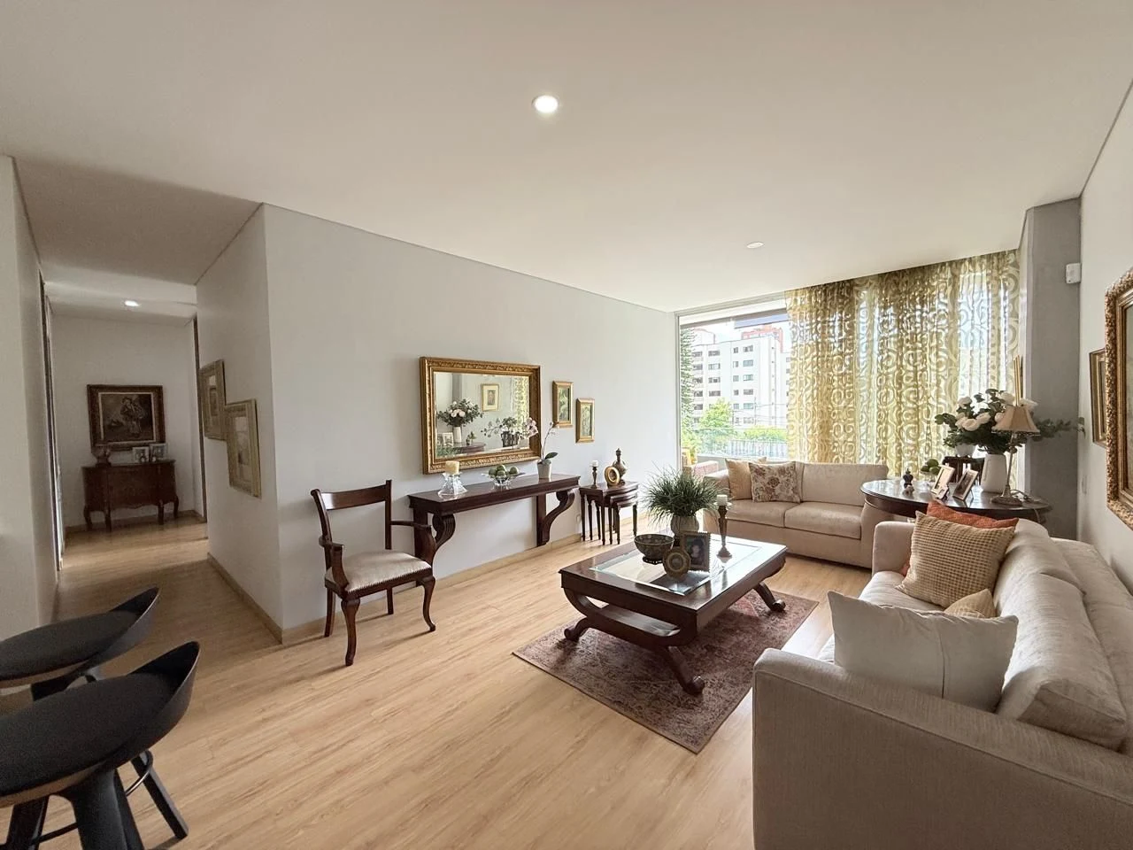 Venta de apartamento en El Poblado, Medellín: Venta de Apartamento en el Poblado - Loma de Los Parra — Colombia Move