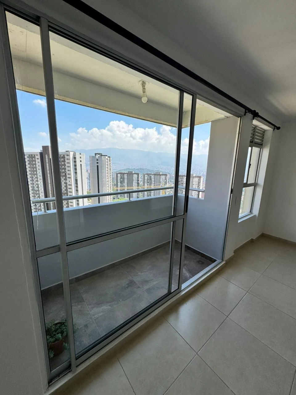 Venta de apartamento en Calasanz, Medellín: Apartamento en Venta en Calasanz Parte Alta, Medellín - 2 Alcobas — Colombia Move