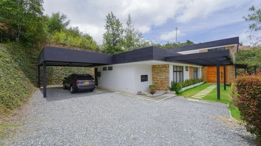 Venta de casa en Envigado, Medellín: Exclusive Home for Sale in Loma del Escobero, Envigado | — Colombia Move
