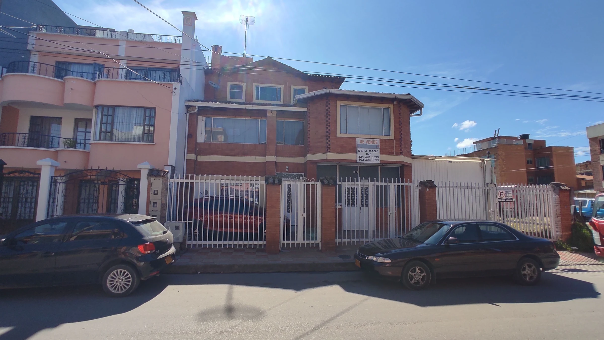 Venta de apartamento en Centro, Cajicá: Cajica, comercial independiente, 316 M2, Bodega y Apto — Colombia Move