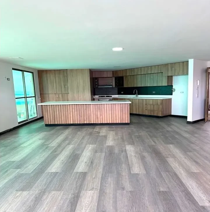 Venta de apartamento en Sabaneta: Exclusivo Penthouse Sabaneta Aves María Desocupado — Colombia Move