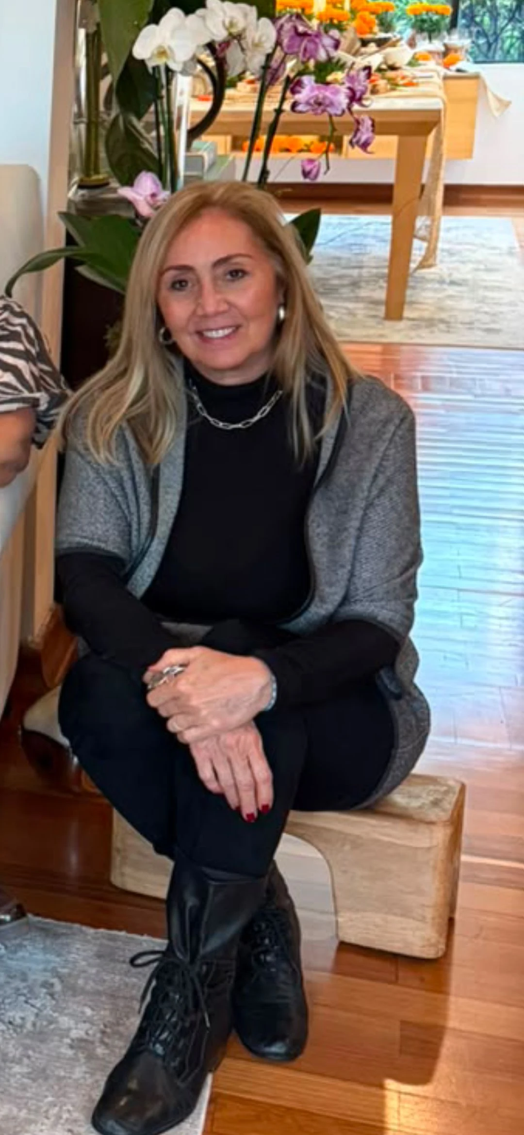 Servicio en Envigado: Bilingual lawyer with over 25 years of experience advising foreign nationals on civil, commercial, family, investments — Colombia Move