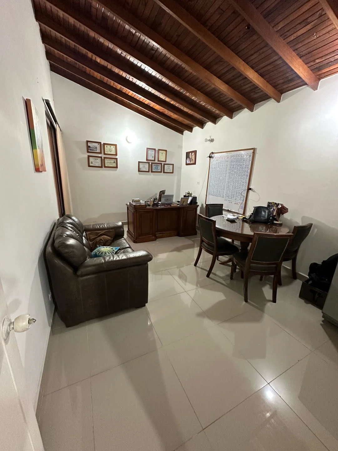 Venta de apartamento en Los Colores, Medellín: Vendo Apartamento en Los Colores con Posibilidad de ser Oficina — Colombia Move