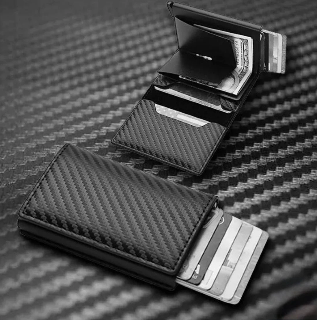 Billetera Minimalista con Tarjetero de Carbono