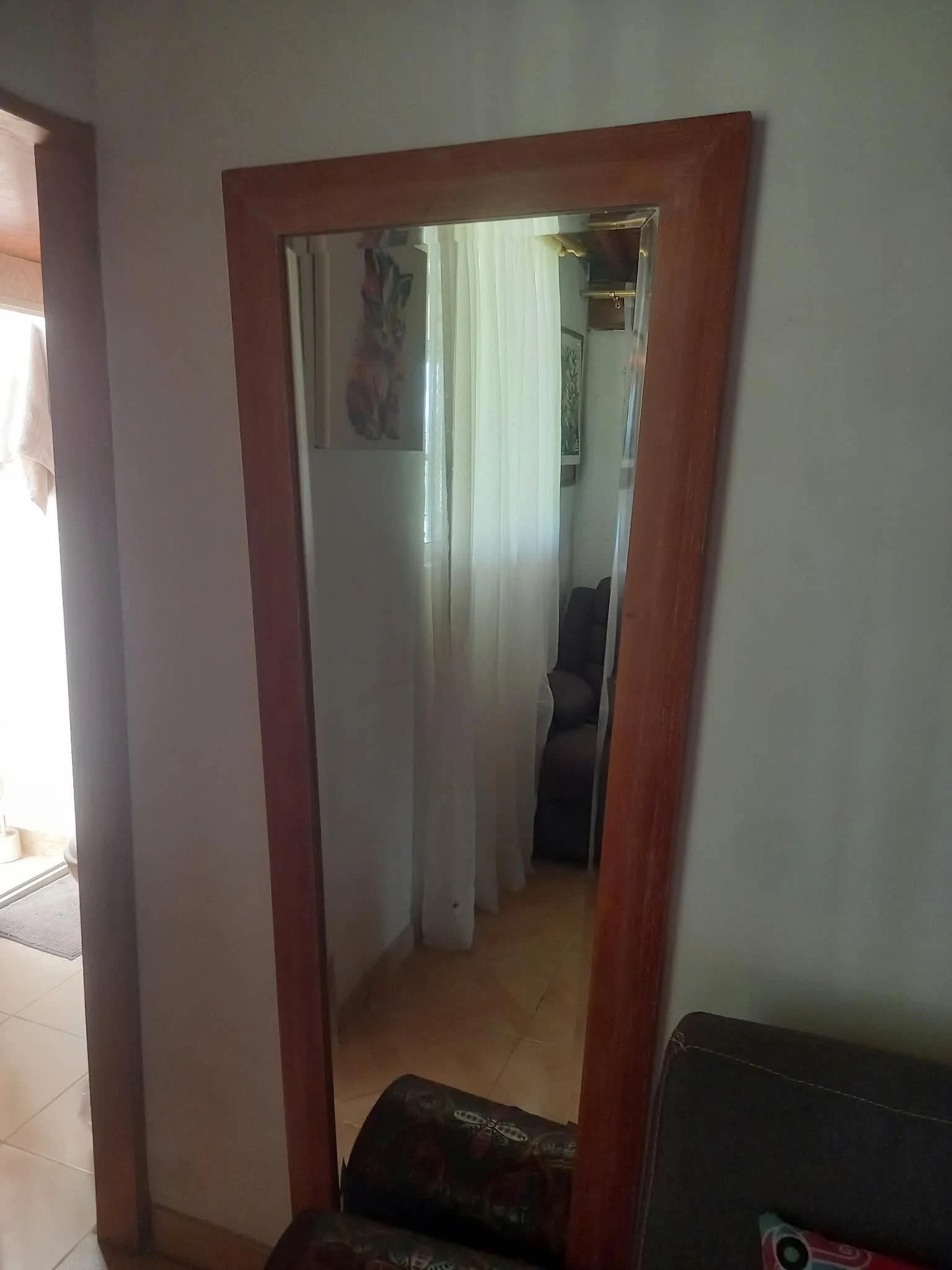 Venta de otro mueble en El Peñol, Medellín: Espejo de cuerpo entero en Roble Macizo (170 x 70 cm) — Colombia Move