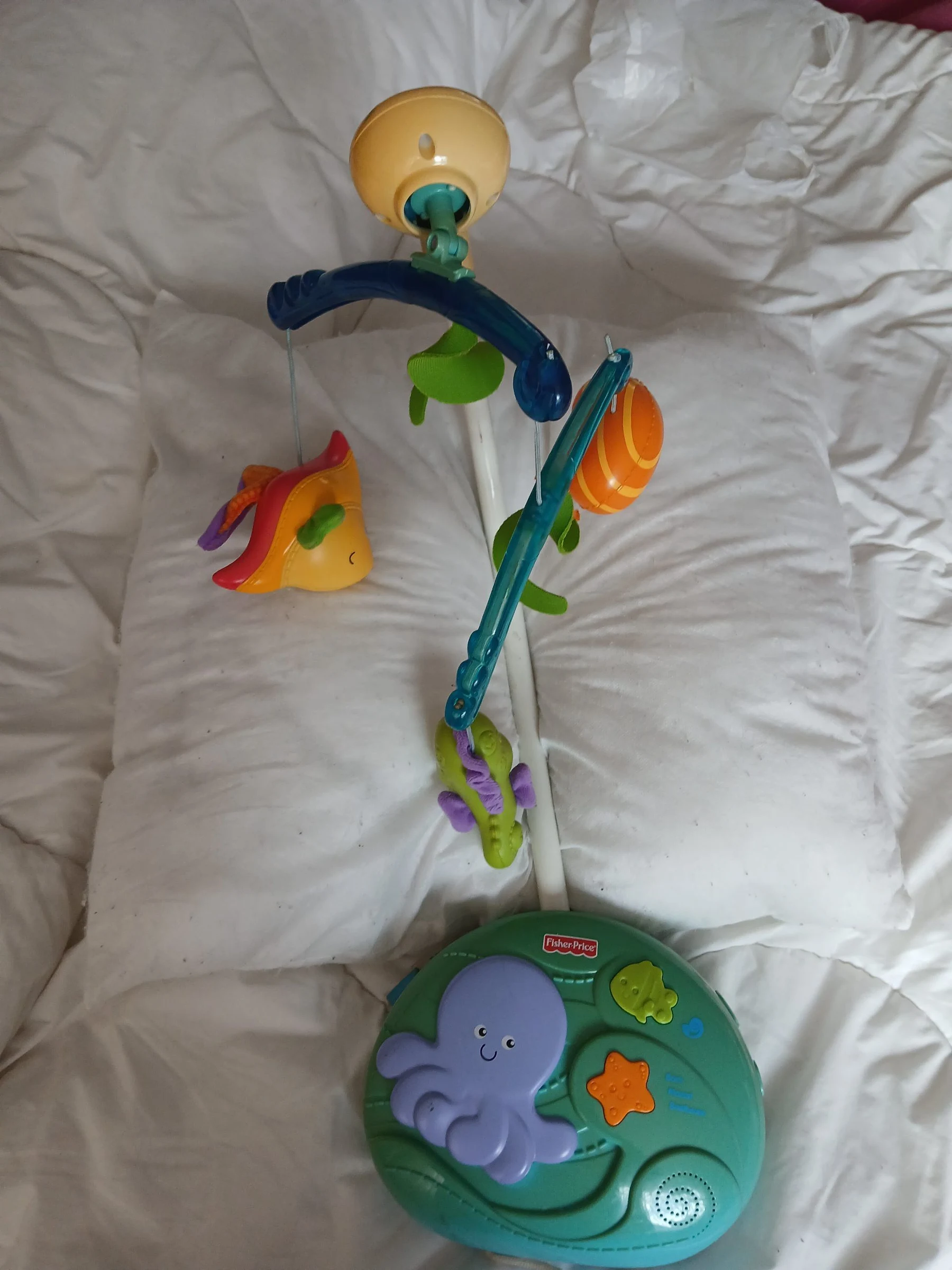 Venta de juguetes y estimulación en Bogotá: Móvil musical para cuna Fisher-Price motivo marino — Colombia Move