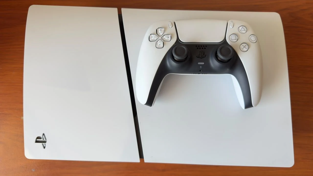 Venta de consolas y videojuegos en Engativá, Bogotá: Consola PlayStation 5 Slim Digital Edition + control DualSense original 1TB — Colombia Move
