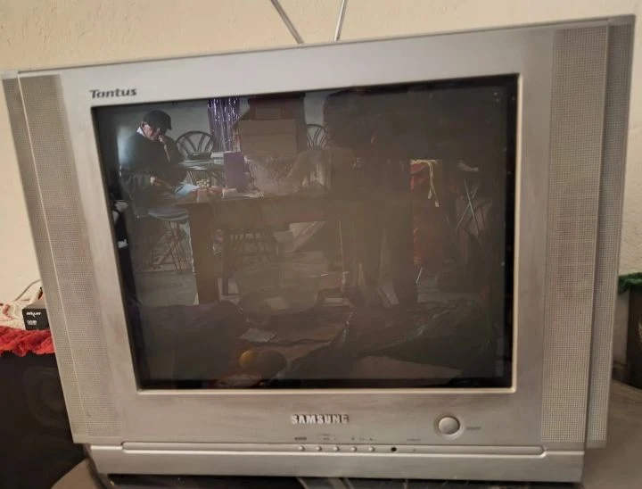 Venta de audio y video en Bogotá: Televisor Samsung color 21 pulg de tubo (CRT) gris — Colombia Move