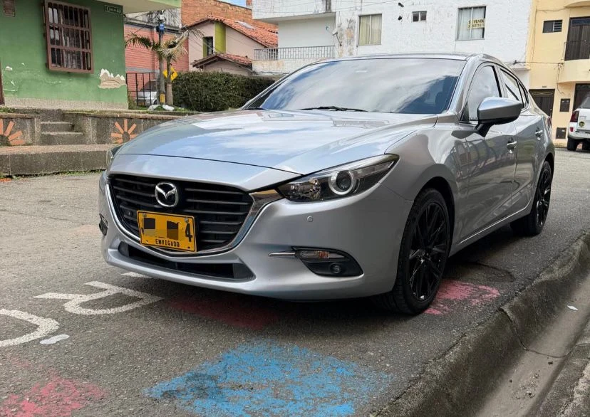 MAZDA 3 TOURING