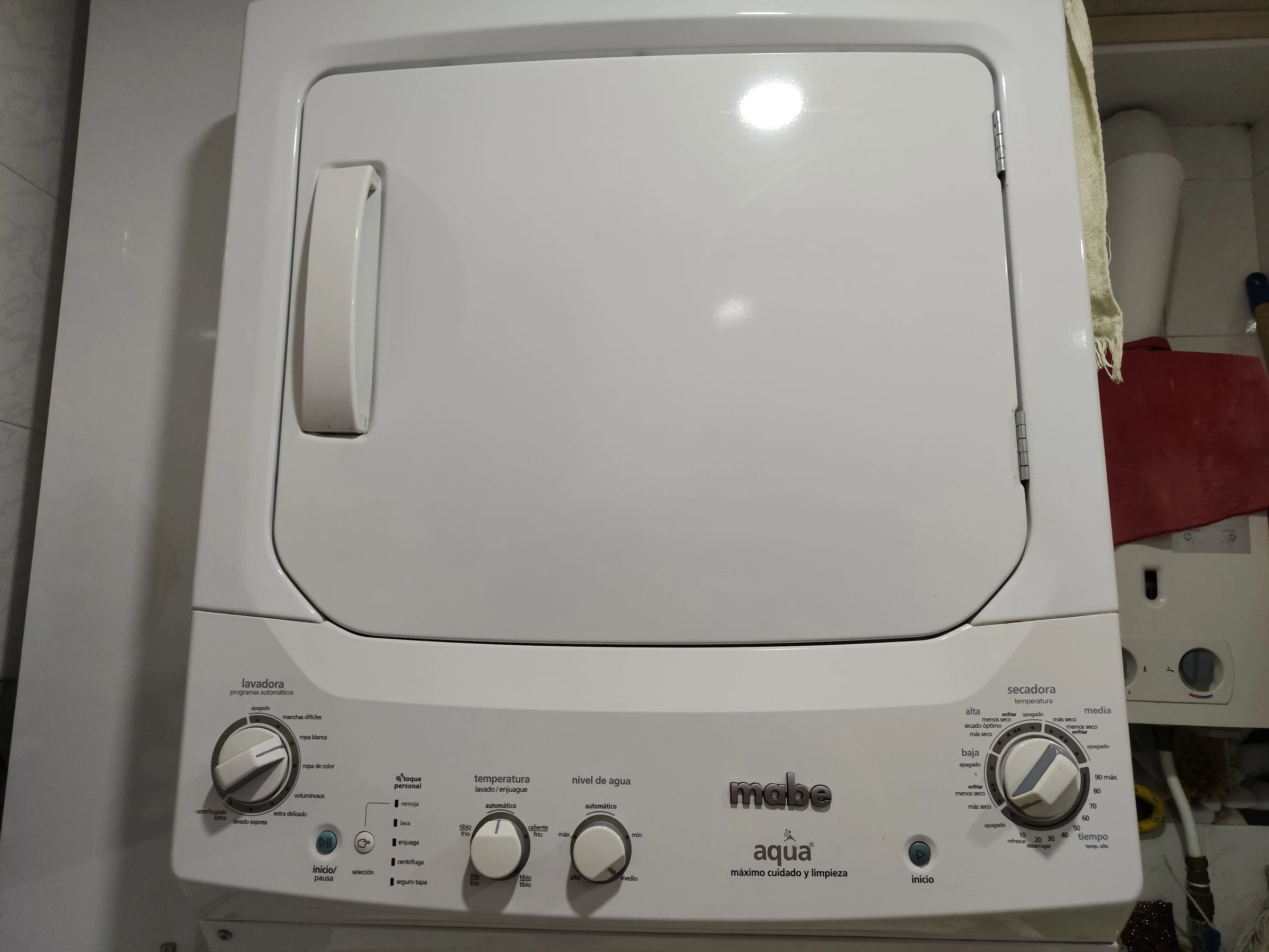 Appliances for Sale in Kennedy, Bogotá: I am selling a Mabe laundry tower, living room set, dining room set, and two semi-double beds — Colombia Move