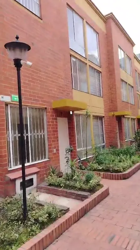 Venta de casa en Bogotá: Venta de Espectacular CASA en BOGOTÁ — Colombia Move