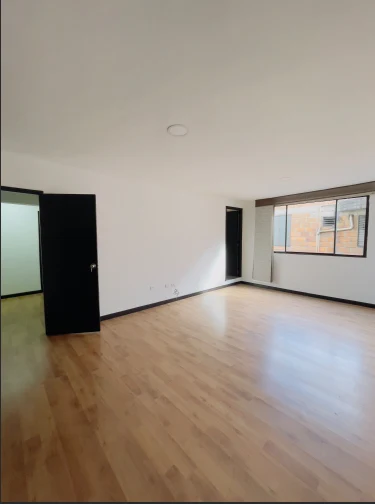 Venta de apartamento en La Candelaria, Medellín: ¡Amplio apartamento remodelado en Prado Centro, Medellín! 98 m², 3 habitaciones y ascensor — Colombia Move