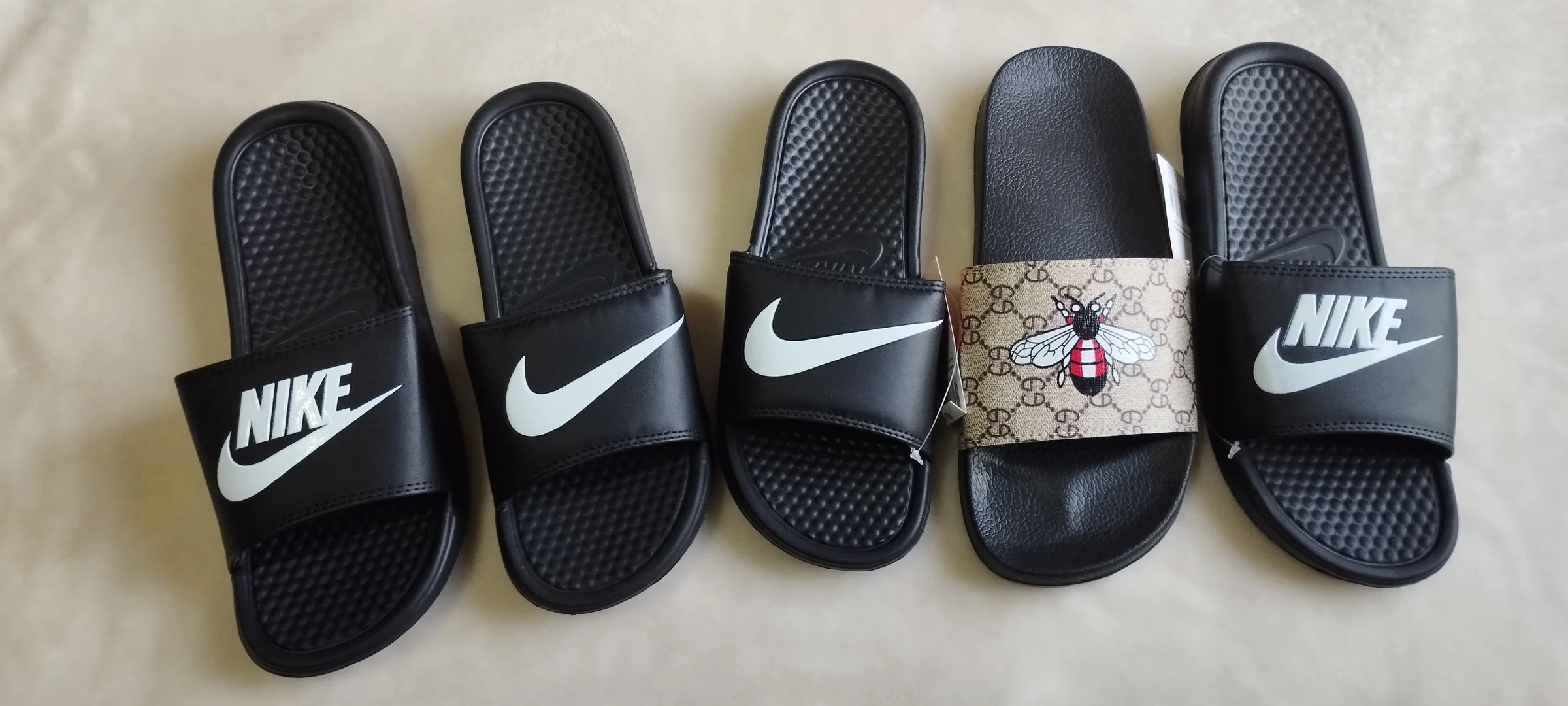 Venta de zapatos y calzado en Bogotá: Chanclas Nike y Gucci negras — Colombia Move