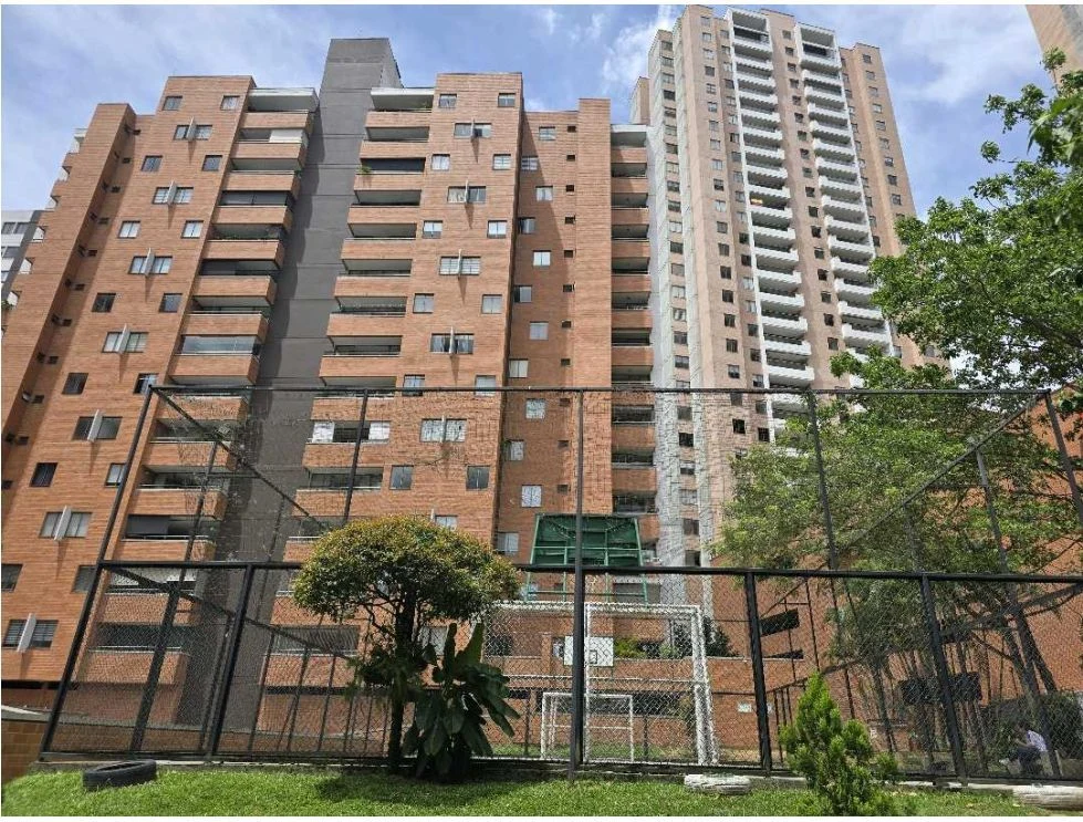 Venta de apartamento en San Jose, Sabaneta: VENTA APARTAMENTO SABANETA SAN JOSE PARTE BAJA — Colombia Move