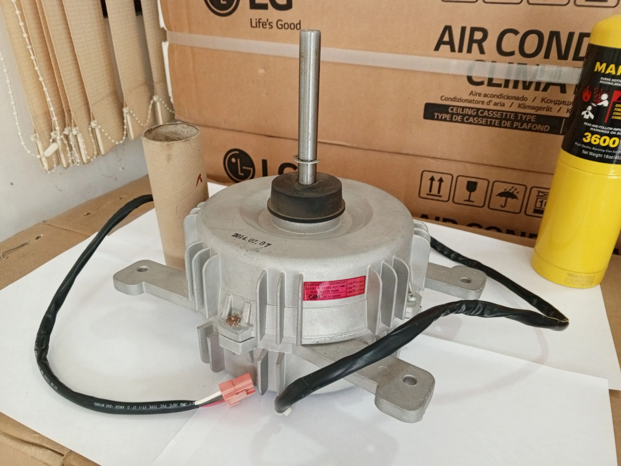 Servicio: Motor Ventilador Condensador EAU43080007 — Colombia Move