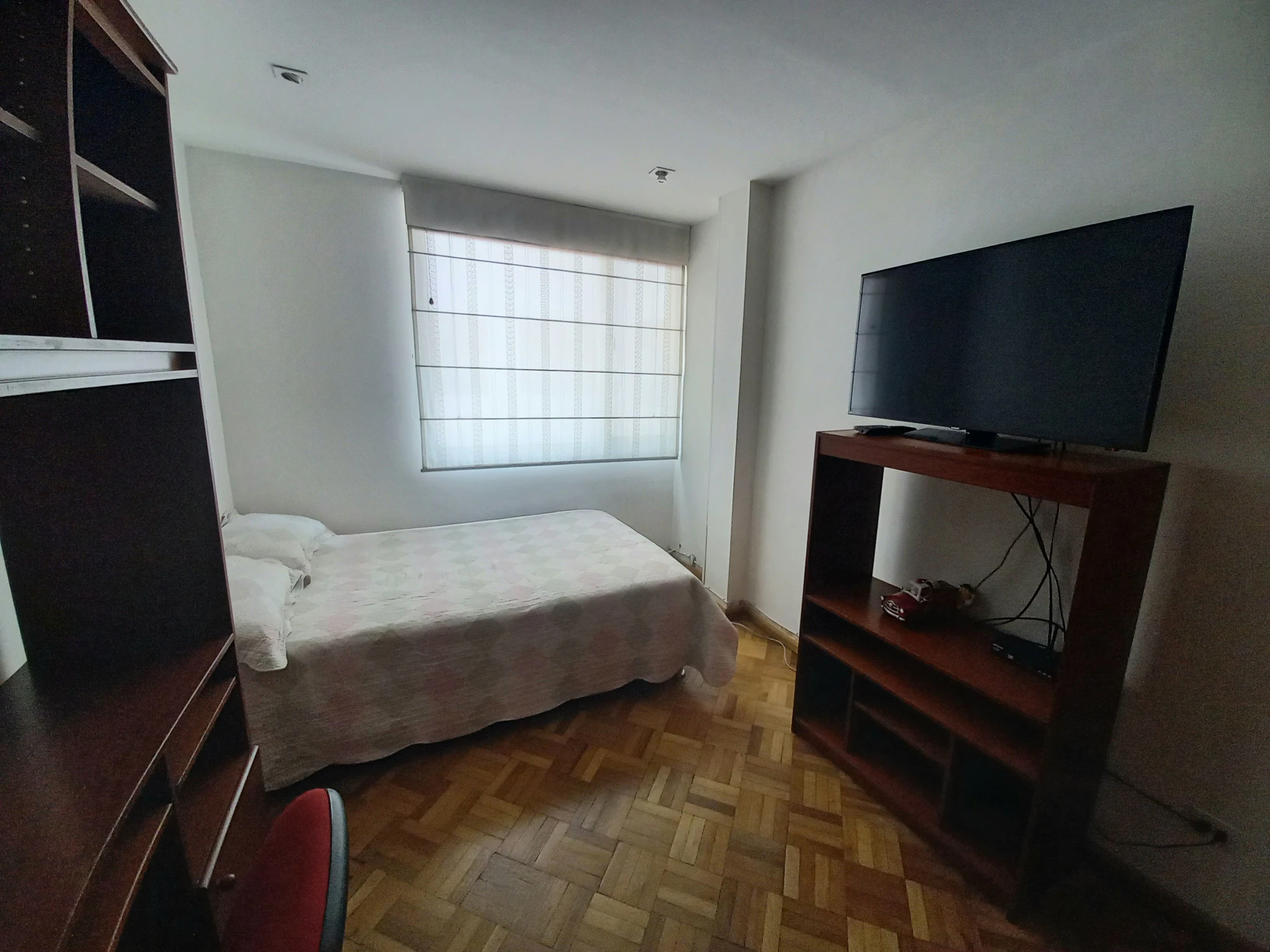 Alquiler de habitación / compartir en Bogotá: ARRIENDO HABITACIÓN EN CHAPINERO IDEAL PARA ESTUDIANTE — Colombia Move