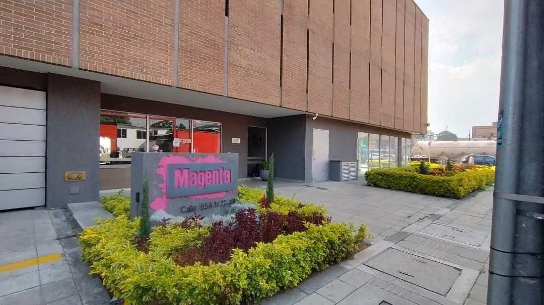 Venta de local comercial / hotel en Engativá, Bogotá: Edificio MAGENTA, Av Boyaca - 65A, área 54.05 M2 — Colombia Move