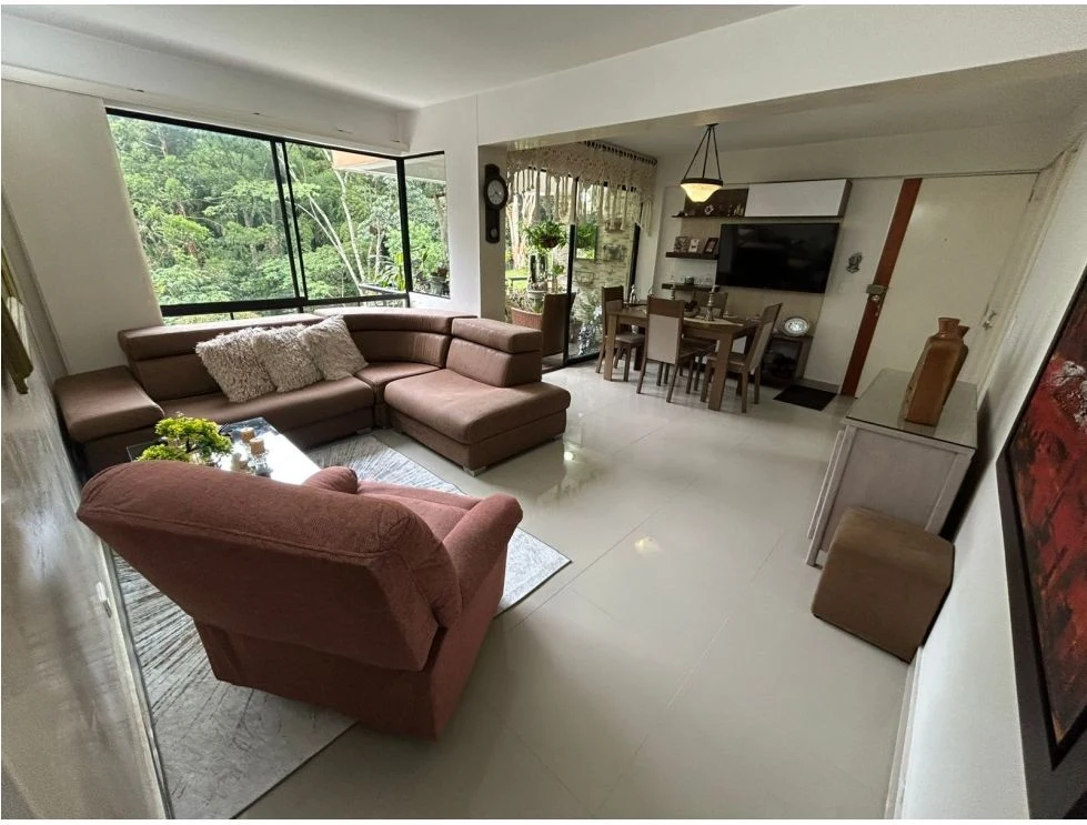 Venta de apartamento en Loma del Escobero, Envigado: VENTA DE CONFORTABLE APARTAMENTO EN ENVIGADO EL ESCOBERO — Colombia Move