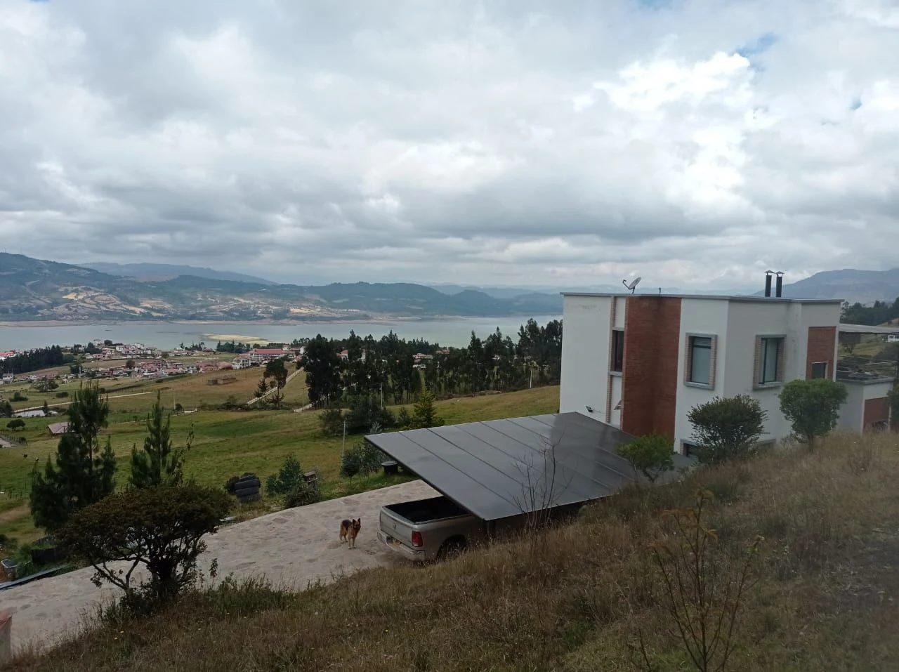 Venta de lote / terreno en Vereda Montecillo, Guatavita: GUATAVITA VEREDA MONTECILLO - 78.932 M2, 140 M2 CONST — Colombia Move