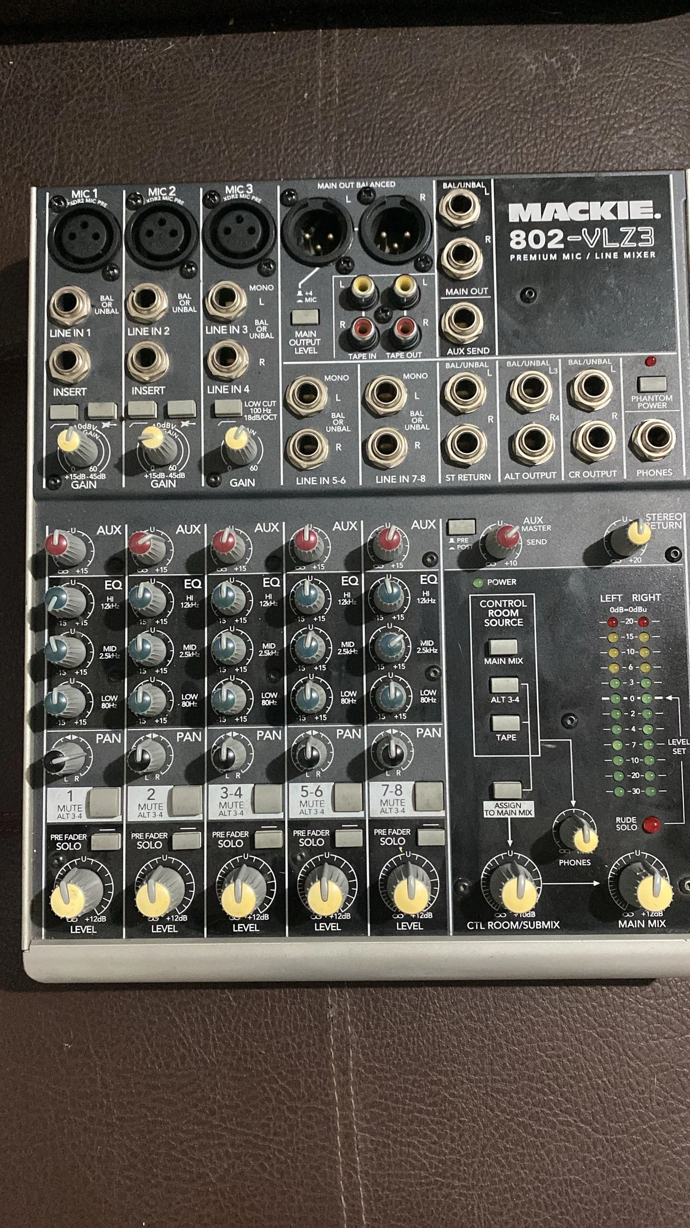 Venta de audio y video en Manizales: Mezclador de audio Mackie 802-VLZ3 de 8 canales — Colombia Move