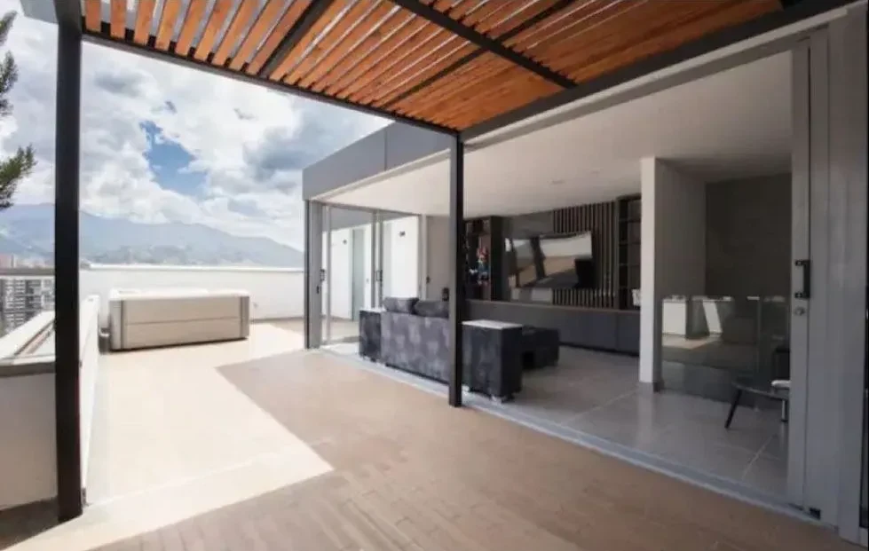 Venta de apartamento en Envigado: SE VENDE PENTHOUSE EN LOMA LOS MESA ENVIGADO — Colombia Move