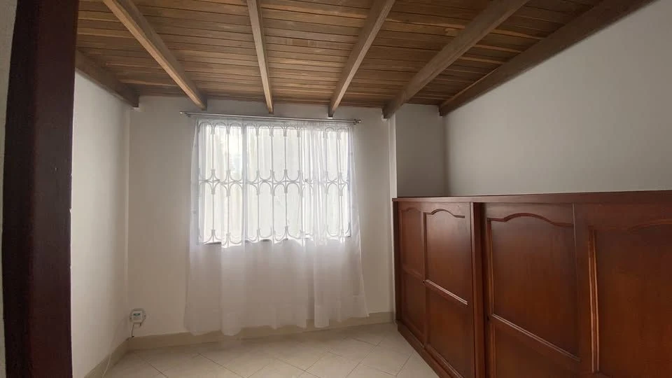 Alquiler de habitación / compartir en Bogotá: Habitación + oficina privada en San Pedro (Mirandela), Suba – servicios e internet incluidos — Colombia Move