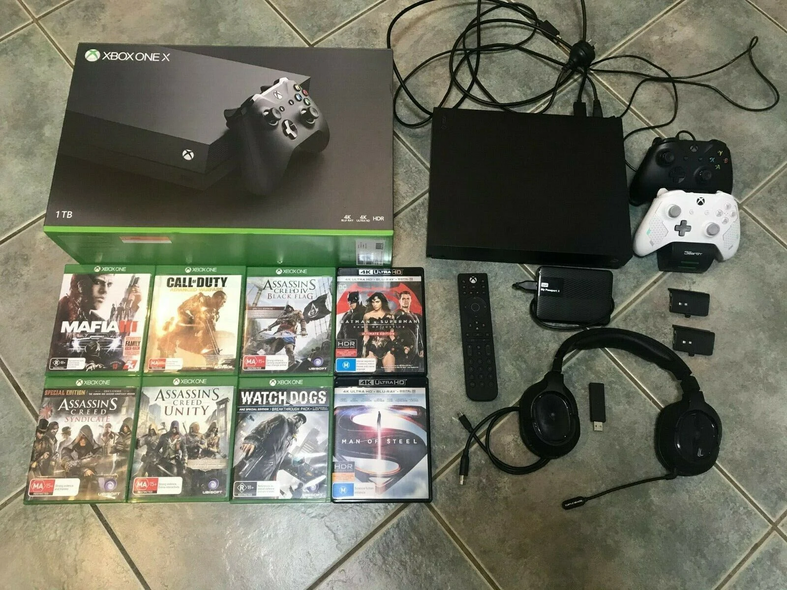 Venta de consolas y videojuegos en Bogotá: Xbox One X 1 TB — Colombia Move